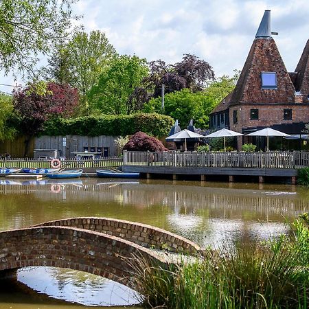 Villa Vineyard Oast Sleeps 25 Wavehorne Exterior foto